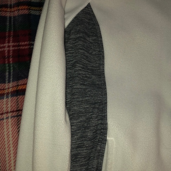 Zip up - Picture 2 of 3